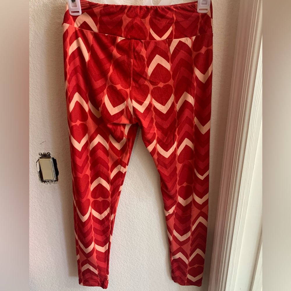 Lularoe red Valentine’s Day leggings. Size OS